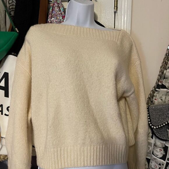 $2/15 Ivory longsleeve Sweater - Picture 1 of 5